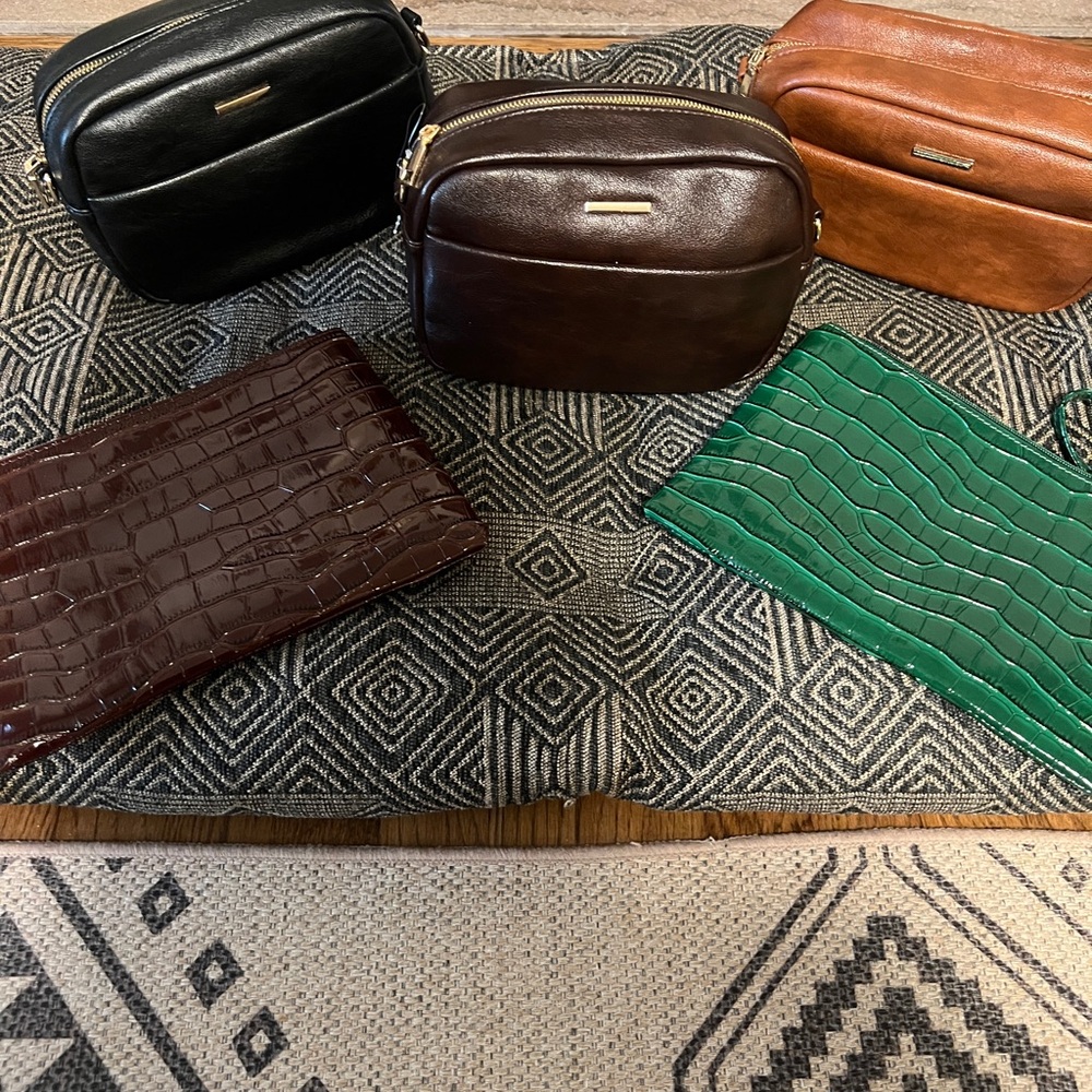 New W/O Tags!! Bag Bundle 5 for 1! Crossbodies and Wristlets